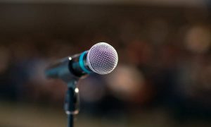 Paura di parlare in pubblico? 7 trucchi per sconfiggerla