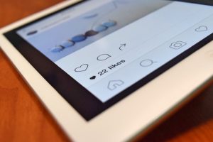 Tutti ne parlano ma pochi sanno esattamente chi sono: gli influencer