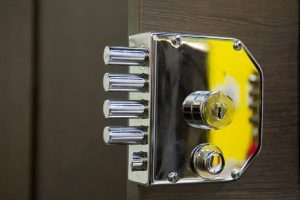 Come è fatta una porta blindata