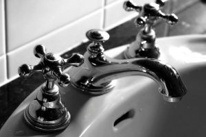 Come smontare un rubinetto a manopola