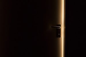 Tutti i vantaggi di una porta filo muro per la tua casa