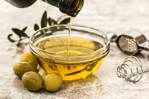 La guida all’ oliera salva goccia in cucina