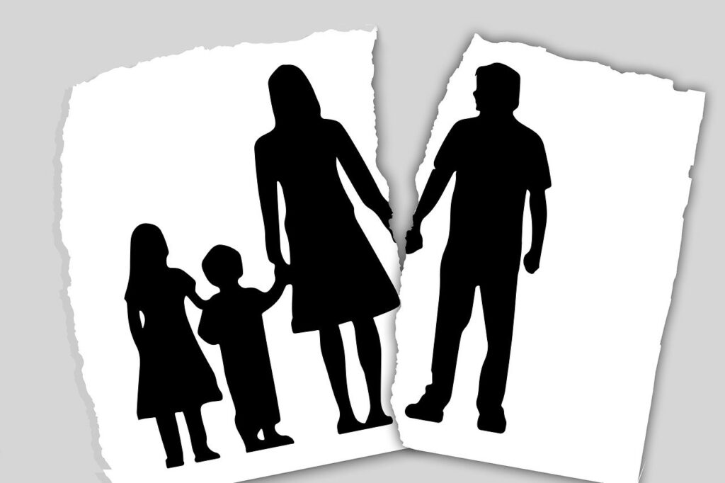 Divorzio_e_mantenimento_figli_la_strategia_dell_Avvocato_quando_subentra_l_indipendenza_economica_2eb744c10e