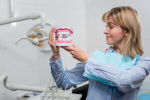 Costo_impianto_dentale_tutto_cio_che_devi_sapere_prima_di_scegliere_il_tuo_trattamento_c4504cedc7